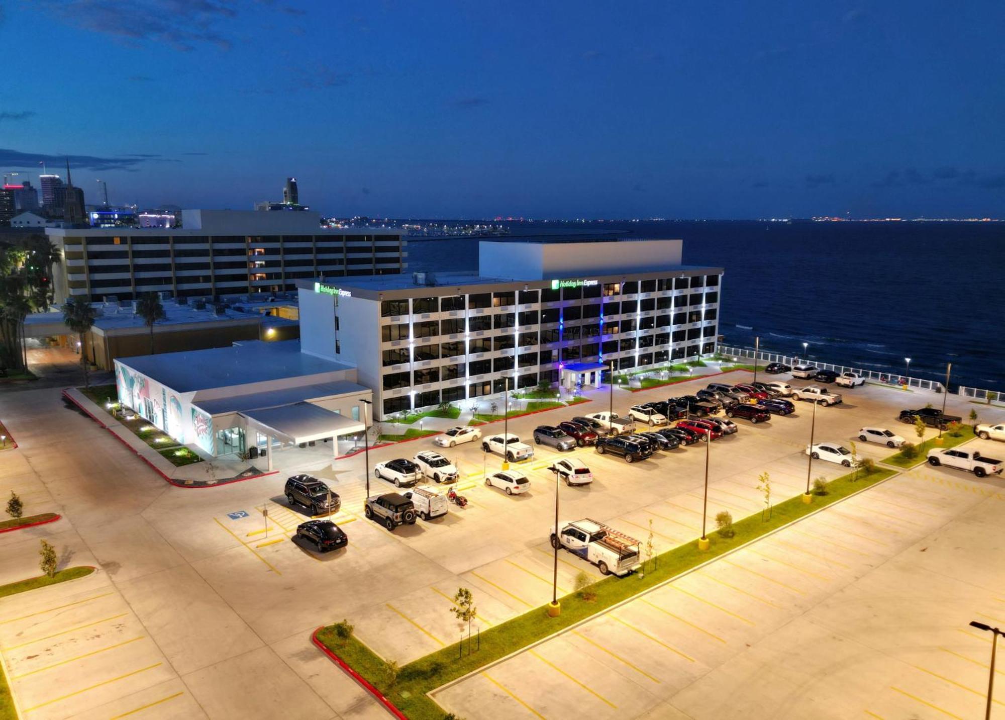 Holiday Inn Express Corpus Christi - Beachfront By Ihg Exterior foto
