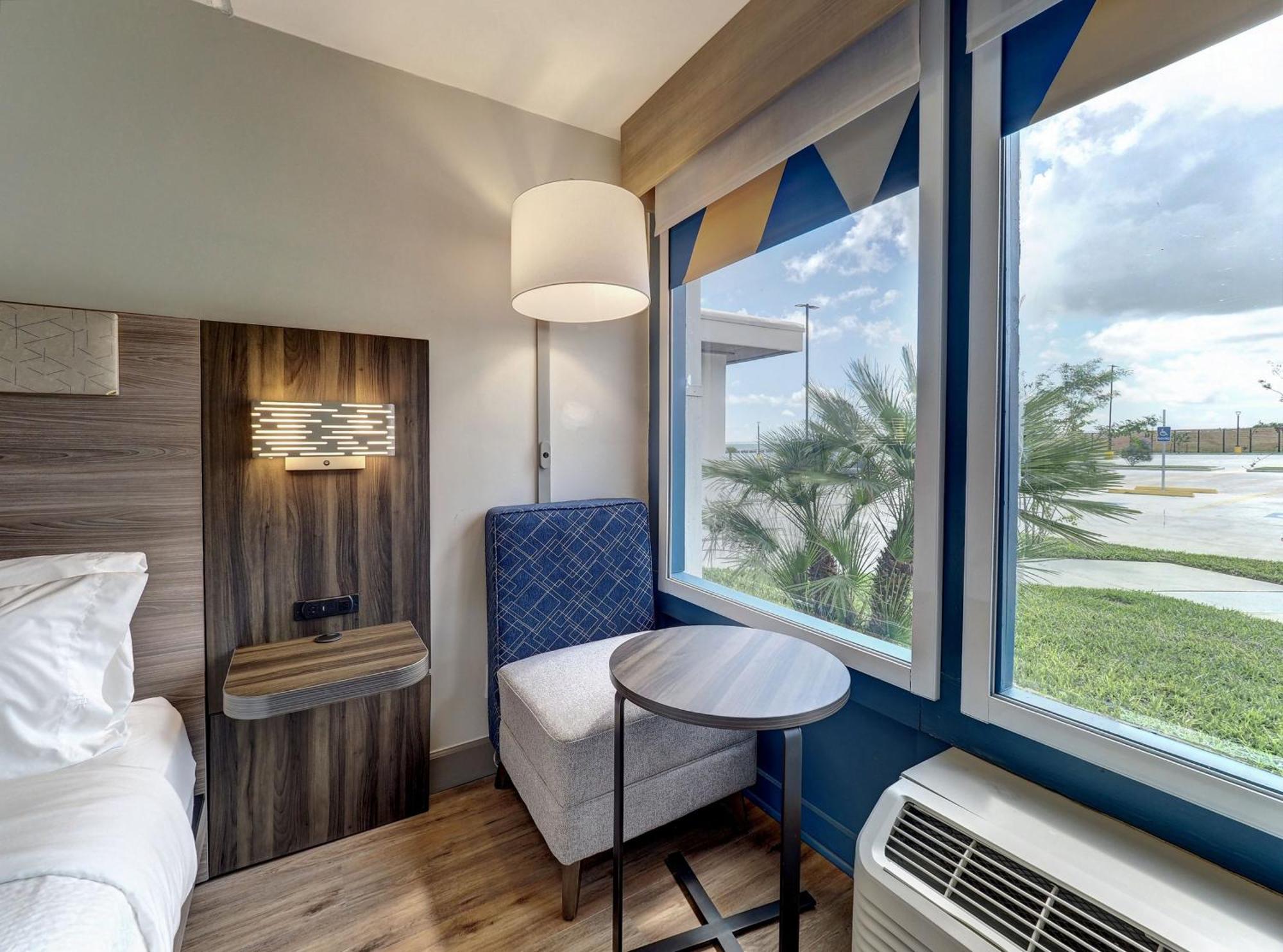 Holiday Inn Express Corpus Christi - Beachfront By Ihg Exterior foto